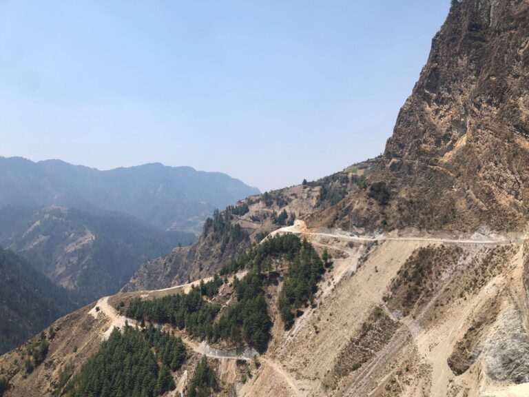 Kamalas Begegnung mit drei Teenagern in Nepal
