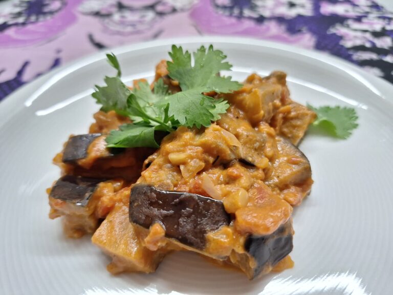 Ivorische Auberginen in Erdnusssauce